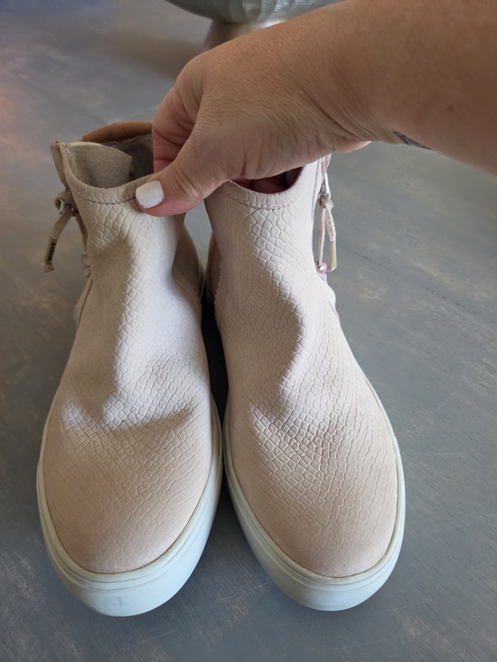 blakstone Shoes - Blackstone Women’s Textured Slip-On Ankle Booties in Light Pink Cream